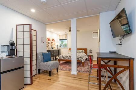 Cozy Private Apt Near Downtown Burlington Eksteriør bilde